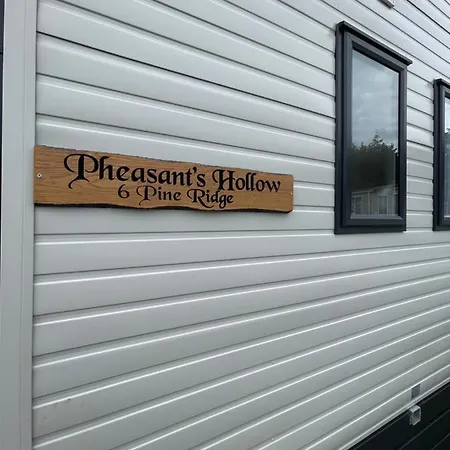 Pheasant'S Hollow - 2 Bed Hot Tub Lodge With Free Golf, No Buggy Swarland Exterior photo
