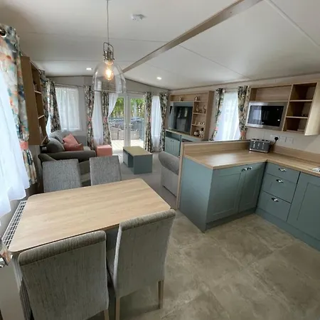Pheasant'S Hollow - 2 Bed Hot Tub Lodge With Free Golf, No Buggy Swarland Exterior photo