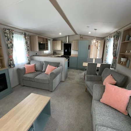 Pheasant'S Hollow - 2 Bed Hot Tub Lodge With Free Golf, No Buggy Swarland Exterior photo