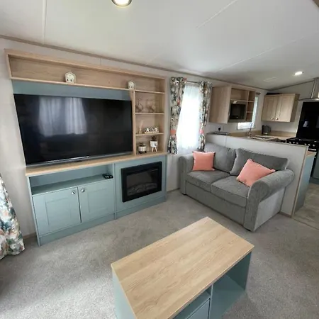 Pheasant'S Hollow - 2 Bed Hot Tub Lodge With Free Golf, No Buggy Swarland Exterior photo