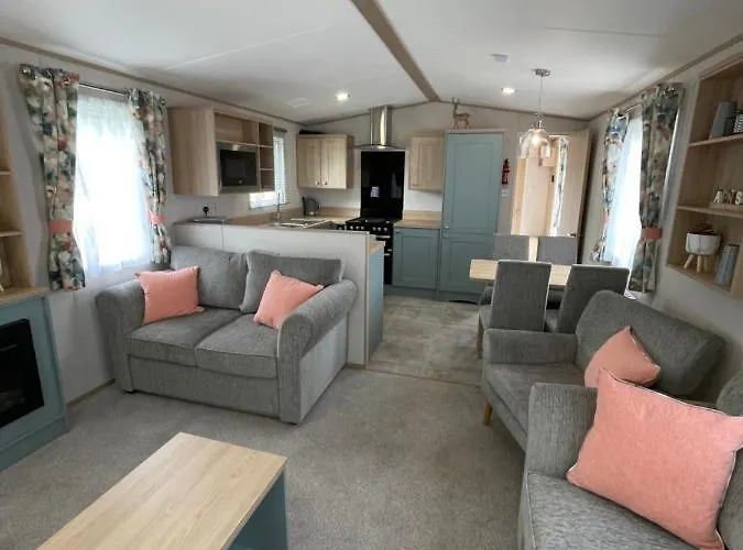 Pheasant\'S Hollow - 2 Bed Hot Tub Lodge With Free Golf, No Buggy