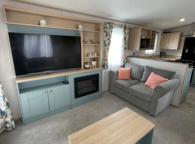 Pheasant\'S Hollow - 2 Bed Hot Tub Lodge With Free Golf, No Buggy