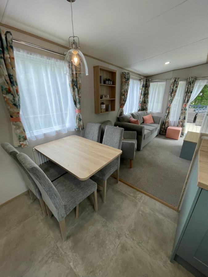 Pheasant's Hollow - 2 Bed Hot Tub With Free Golf, No Buggy Swarland