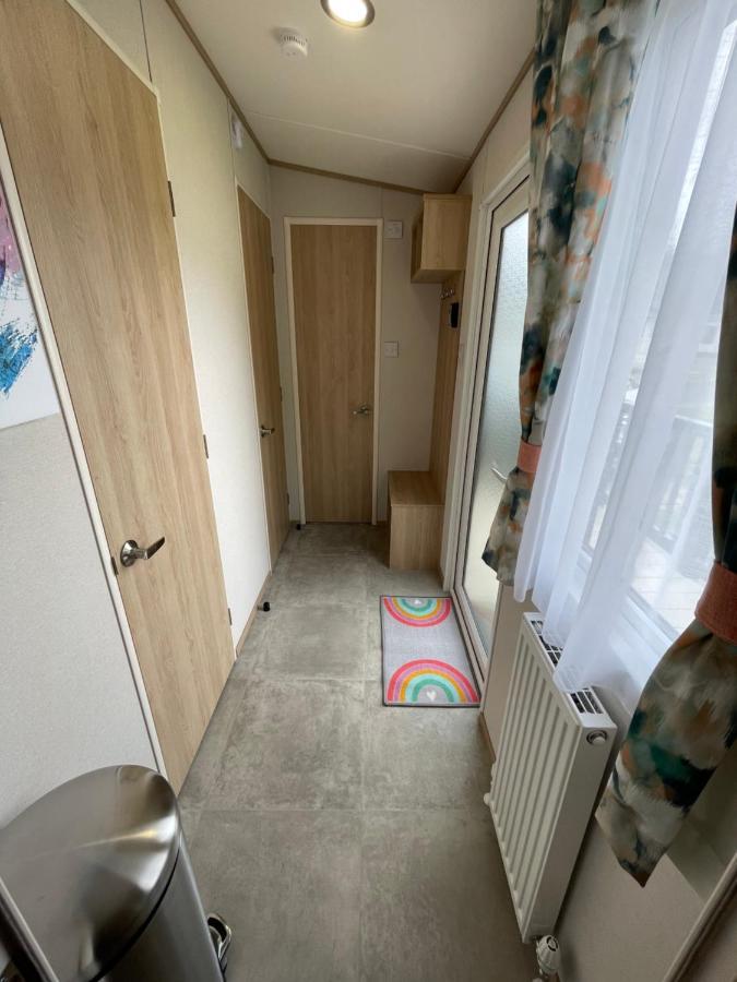 Pheasant's Hollow - 2 Bed Hot Tub With Free Golf, No Buggy Swarland