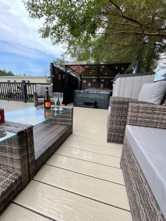 Villa Pheasant's Hollow - 2 Bed Hot Tub With Free Golf, No Buggy Swarland